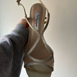 Nina Blossom Women Shoes Strappy Embellished Evening Sandals Gold Sz 8.5 M
